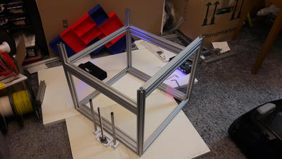 Finished WeirdCube frame with first prototype for the Z axis bottom mount